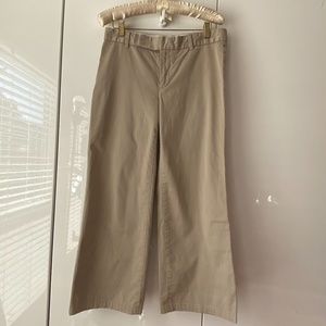 🎊Gap khakis wide capri pants 6